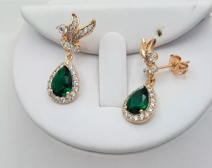 18K Gold Plated Green Drop Crystal Set Pendant Chain Earrings. Elegant